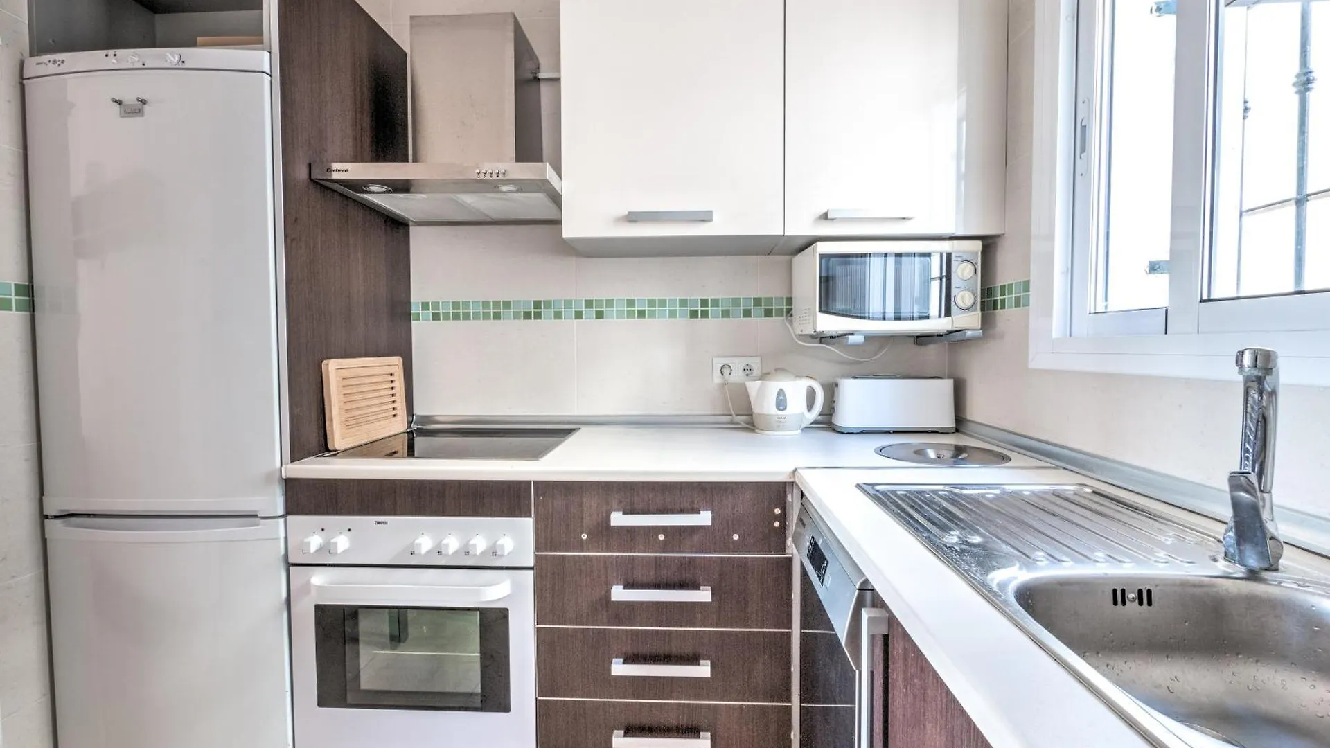 Apartment With Pool Near Burriana Beach, Nerja Španělsko