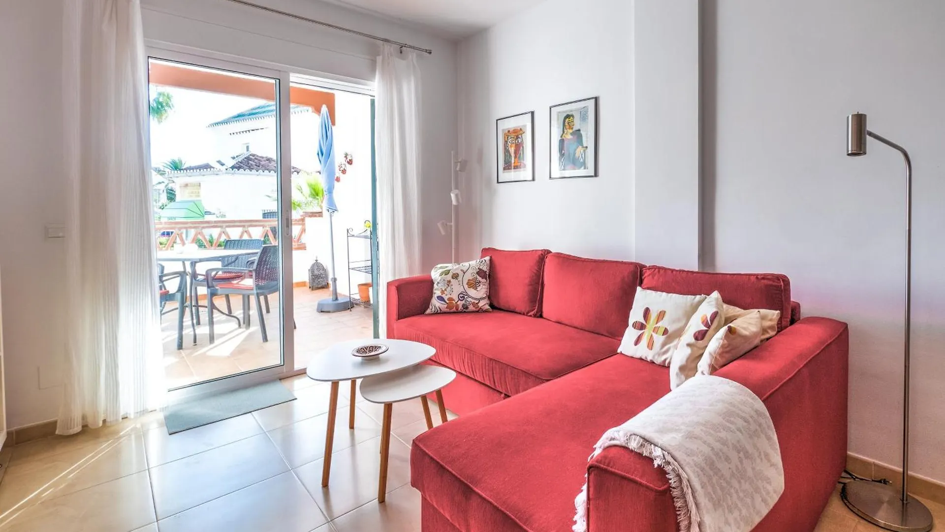 Apartment With Pool Near Burriana Beach, Nerja