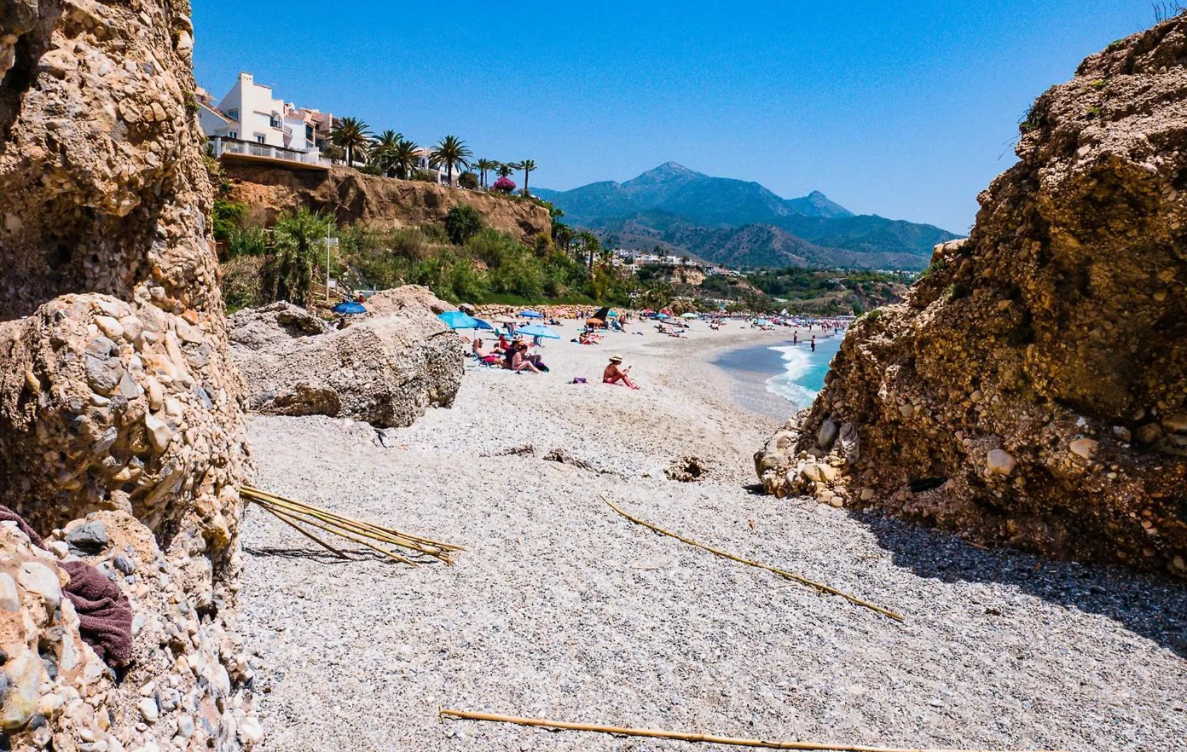 Apartment With Pool Near Burriana Beach, Nerja